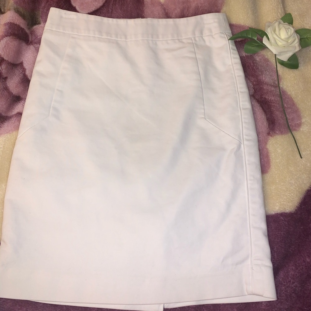 White Pencil skirt 🌹